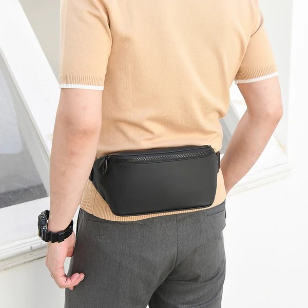 Bauchtasche Aus Wasserabweisendem Material mit Ergonomischem Design Hover Image