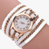 Quarzuhr mit goldenem Zifferblatt und auffälligem Armband – entworfen, um Ihren lässigen Look zu unterstreichen