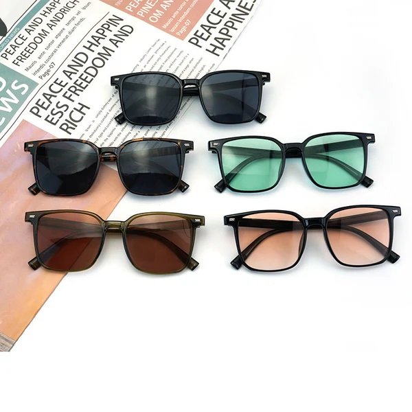 Damen Quadratische Sonnenbrille mit modernen Akzenten