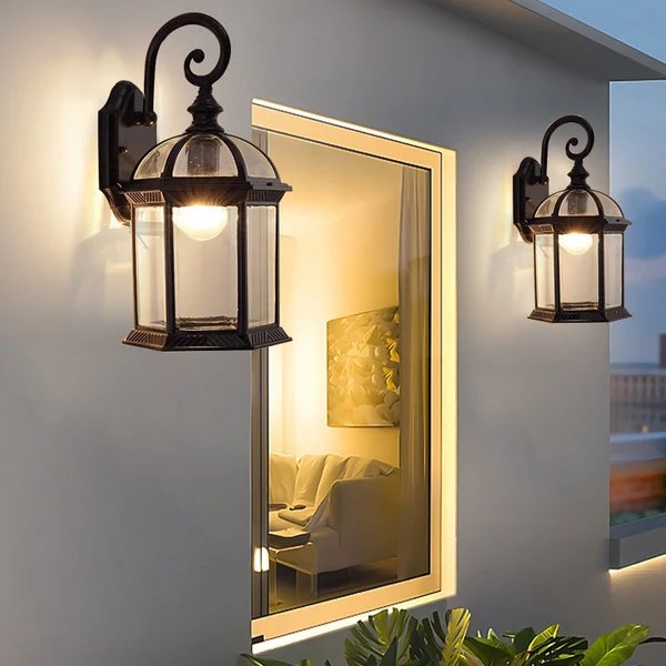 Traditioneller Vintage sechseckiger Schloss-Aluminium-Glas 1-Licht Außenwandlaterne für Garten