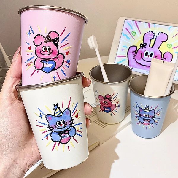 Trinkbecher mit Fröhlichem Katzenmotiv