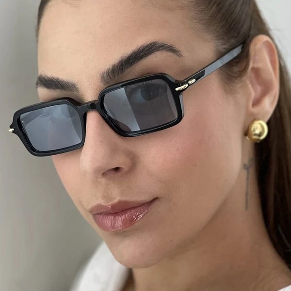 Damen modische quadratische Sonnenbrille mit stilvollem Kunststoffrahmen und blauen Gläsern