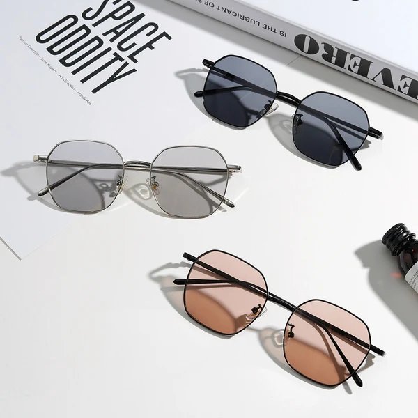 Damen geometrische Sonnenbrille mit modernem Metallrahmen