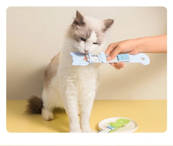 Katzenfutterautomat mit langem Stiel