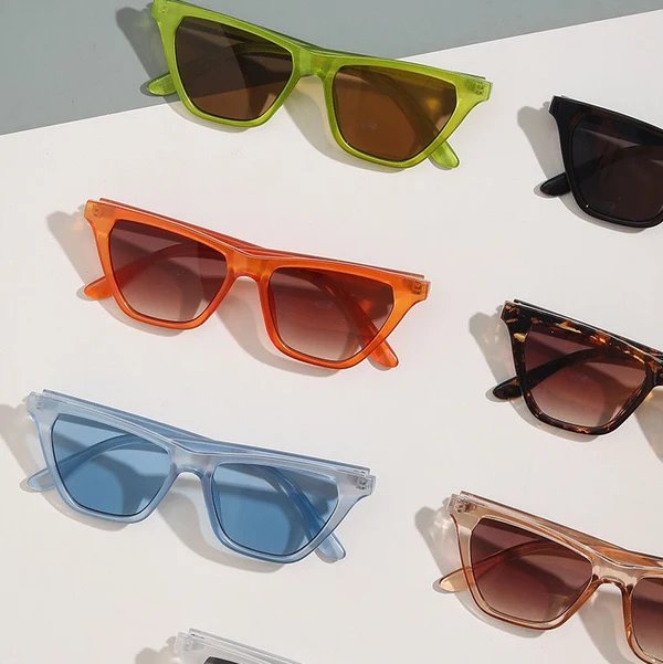 Damen Cat-Eye Sonnenbrille mit modernem, durchscheinendem Rahmen
