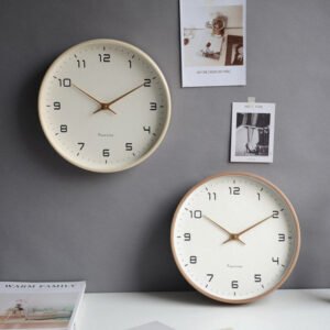 LUNDTIME – Geräuschlose Wanduhr aus Holz im skandinavischen Design Hover Image