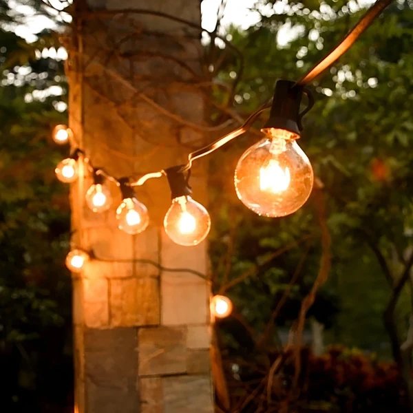 FairyFlicker Lichterketten - Luxuriöse Terrassenbeleuchtung mit wasserdichtem Schutz