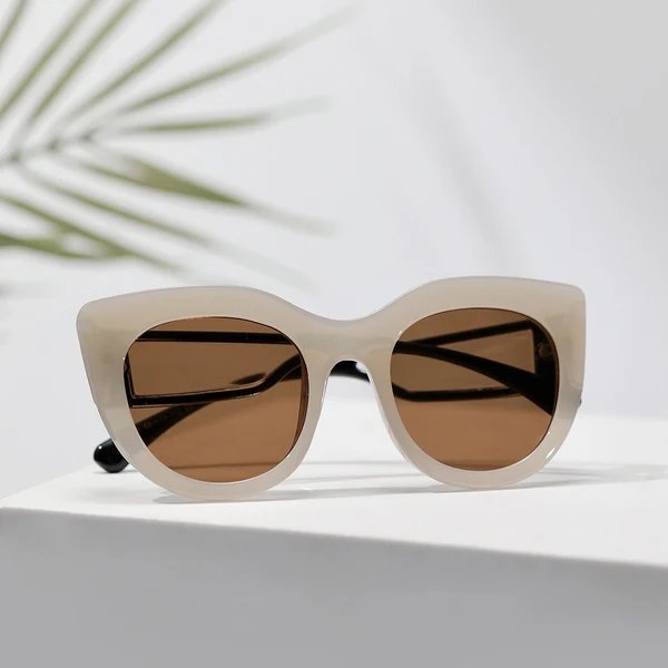 Damen modische Cat-Eye Sonnenbrille mit breiten UV-Schutz Gläsern