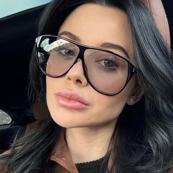 Damen moderne Cat-Eye Sonnenbrille mit schützendem UV-Filter und stilvollem Rahmen