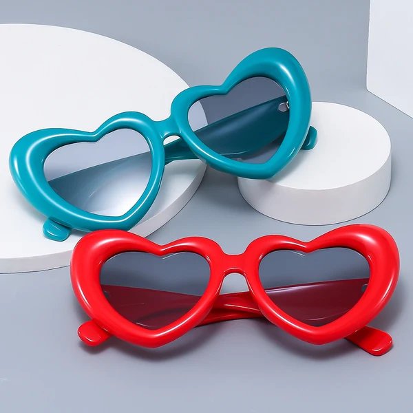 Damen Herzförmige Sonnenbrille mit stylischem Rahmen