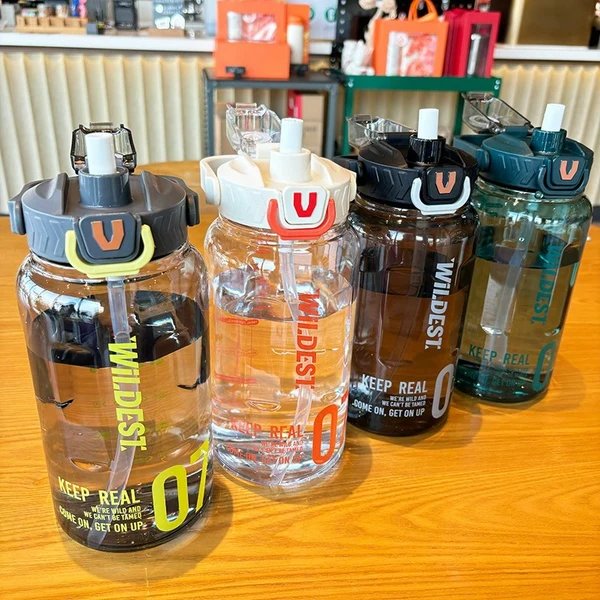 Damen große Wasserflasche mit integriertem Strohhalm und Tragegriff