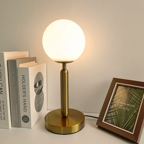 Nordic LED-Tischlampe mit Glasball – Minimalistisches Design für Wohnzimmer und Schlafzimmer