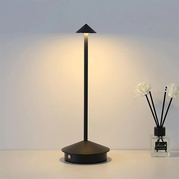 Robyn Arrow LED Tischlampe