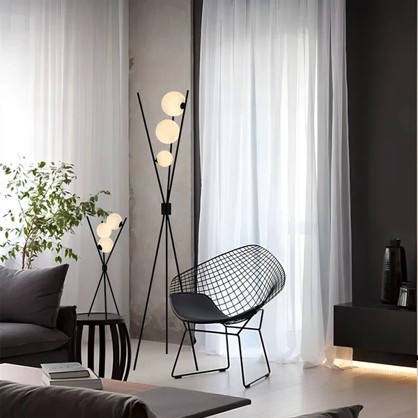 Mila - Stilvolle Minimalistische Stehlampe mit Monddesign
