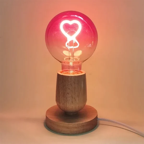 Pinke LED Glühbirne mit Herz-Muster – Farbverlauf