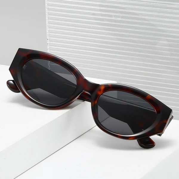 Damen Cat-Eye Sonnenbrille mit modernem, transparentem Rahmen und UV-Schutz