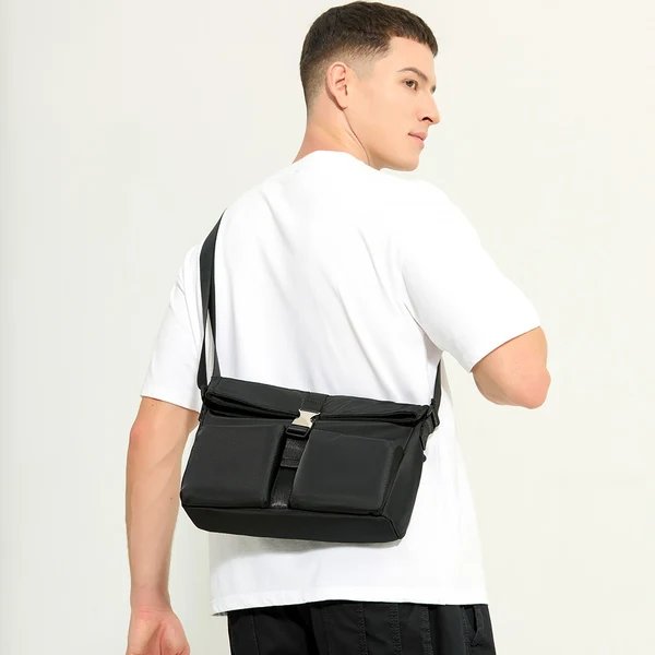 Vielseitige Crossbody-Tasche mit zwei Taschen