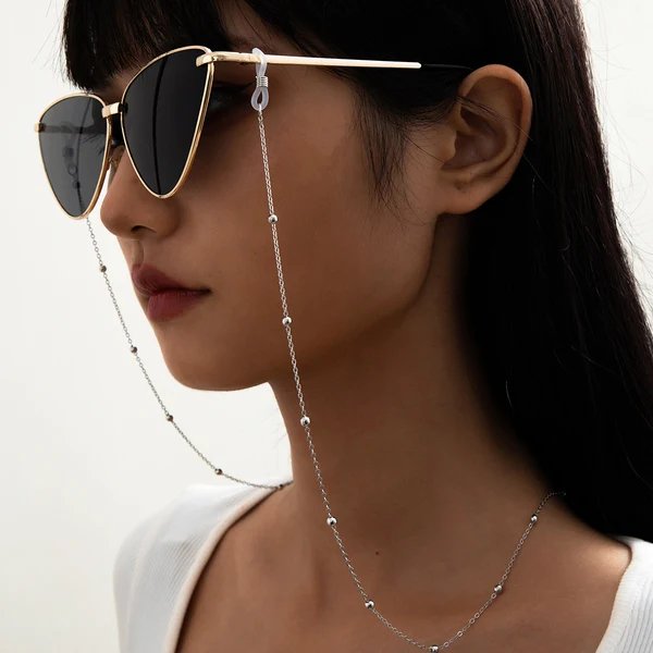 Stilsicheres Brillenband Aus Edelstahl mit Perlenförmigen Designelementen Hover Image