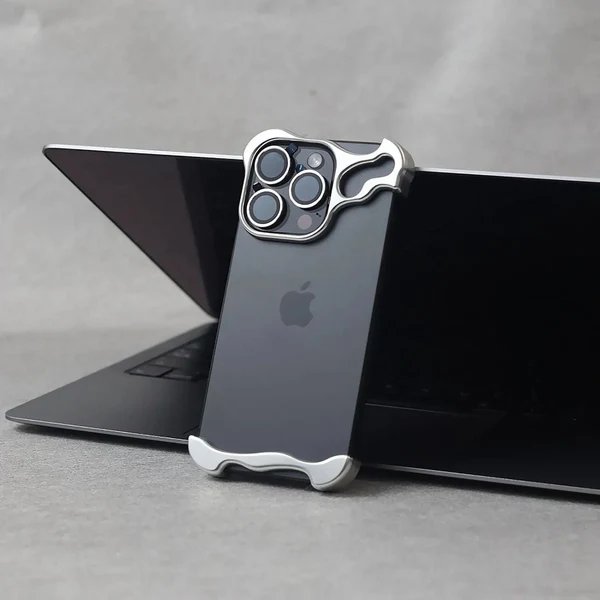 Ultra-slim Premium iPhone-Hülle - Unsichtbarer Schutz gegen Kratzer und Stöße
