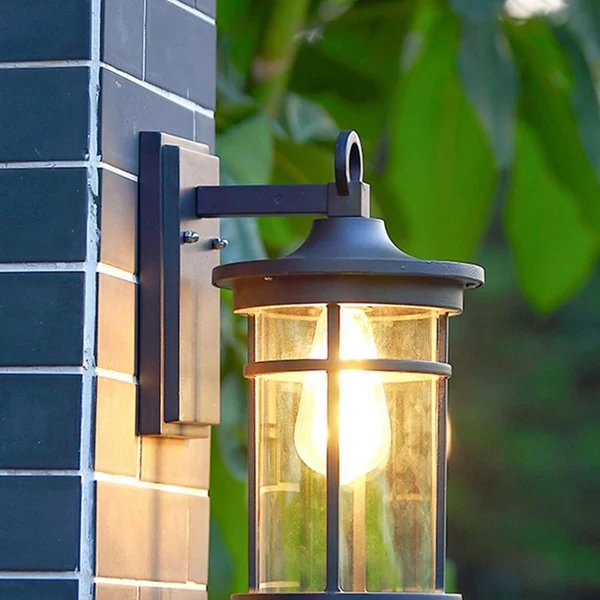 Zeitgenössische Industriedesign Säulen Aluminium Glas 1-Lampen Wandleuchte für Garten
