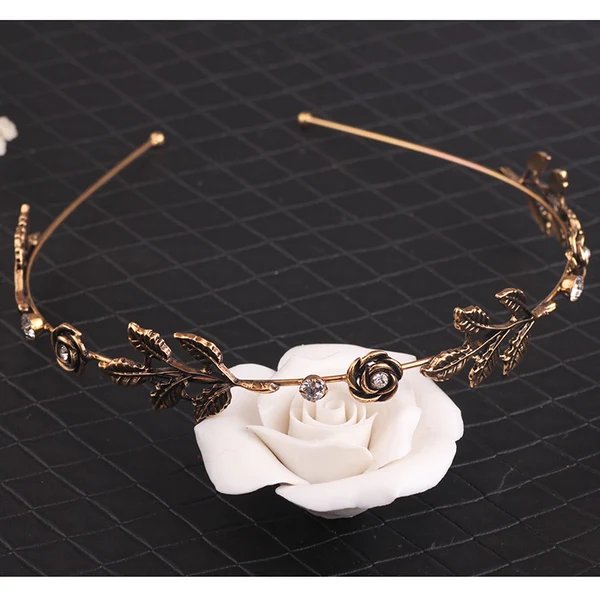 Damen Elegante Haarband mit luxuriösen Blattdesign Hover Image
