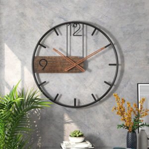 Robuste Wanduhr aus Stahl und Walnussholz – Stilvolles Design für jedes Interieur Hover Image