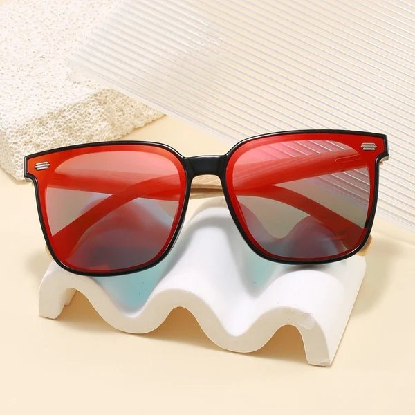 Damen Modische Sonnenbrille mit Bambusbügeln und polarisierten Gläsern