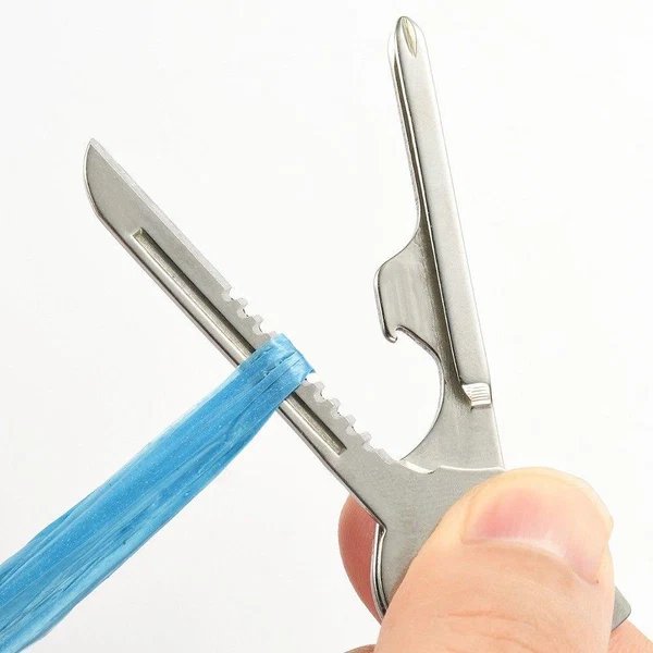 6-in-1-Schlüsselring Multifunktionswerkzeug Mini-Multitool-Schlüsselanhänger Pocket Edelstahl-Klappbar Swiss Tech Einfacher Flaschenöffner-Schlüsselanhänger Hover Image