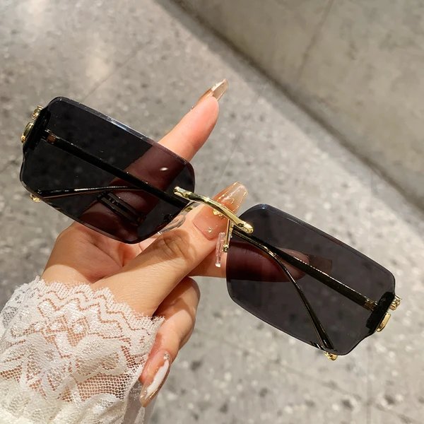 Damen oversized Sonnenbrille mit hochwertigem Metallrahmen und polarisierten Gläsern