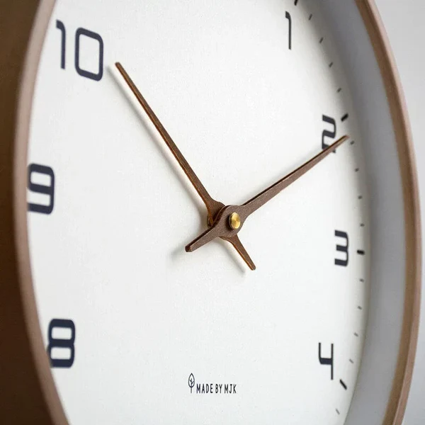 Holz Wanduhr - NordicTimber Hover Image