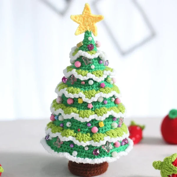 Handgemachter gehäkelter Weihnachtsbaum