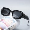 Damen Modische Sonnenbrille mit einzigartigem Rahmen und stylischen Details