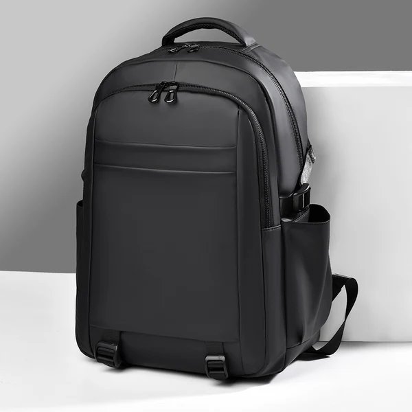 Robuster Laptop-Rucksack mit Sicherem Fach