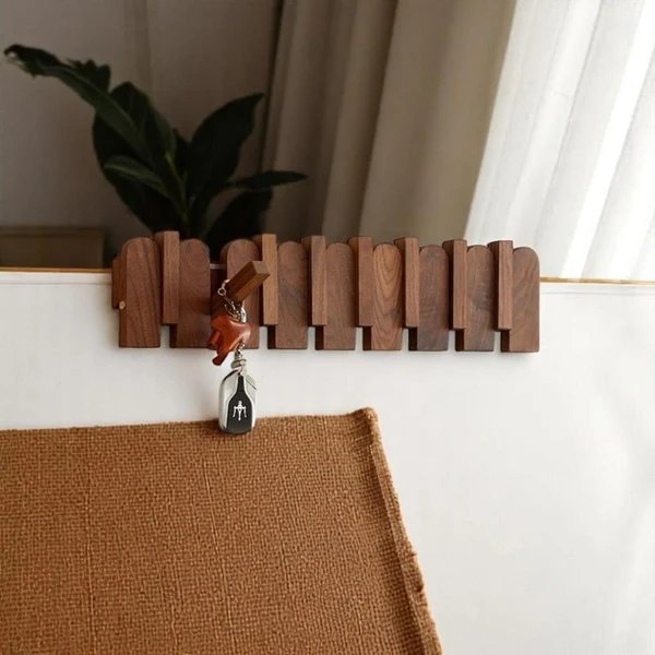 Wandgarderobe mit Klavierhaken aus Holz Hover Image