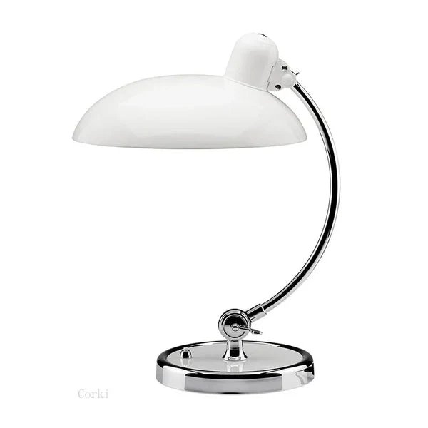 Minimalistische Tischlampe mit einem warmen, skandinavischen Aussehen