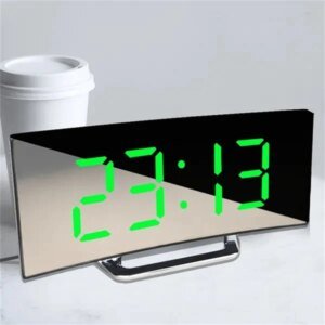 CurveTime Digitaler Wecker – Kompakter Wecker mit gekrümmtem Display und modernem Design