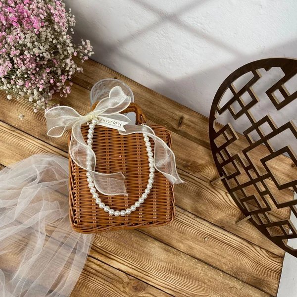 Damen stilvolle Rattan-Crossbody-Tasche