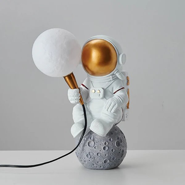 CosmoBuddy Astronaut Wandlampe | Kreatives Design | Resin & ABS | LED Schlafzimmerlicht Hover Image