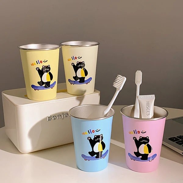 Zahnbürstenbecher mit Charmantem Tierdesign Hover Image