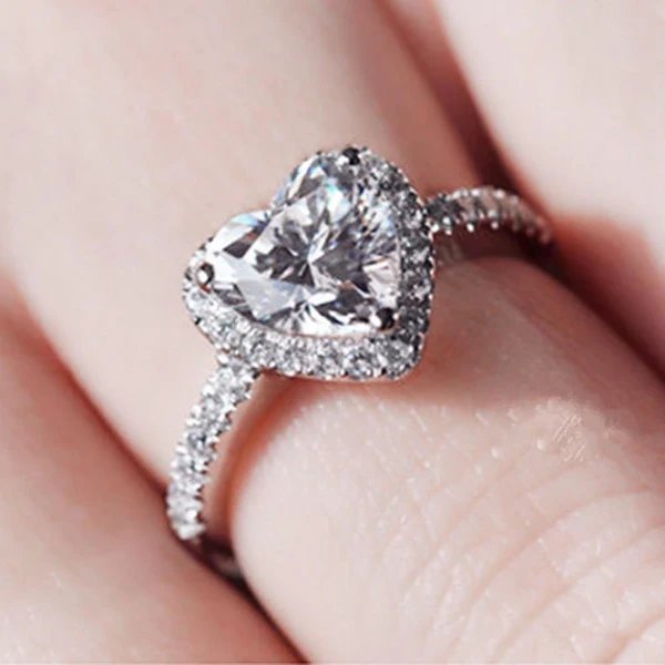 Versilberter Kristall Liebe Herzförmiger Ring