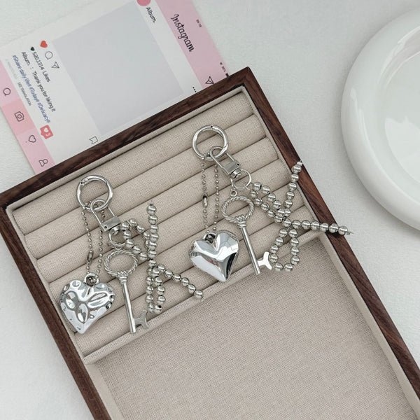 Elegante herzförmige Schlüsselanhänger