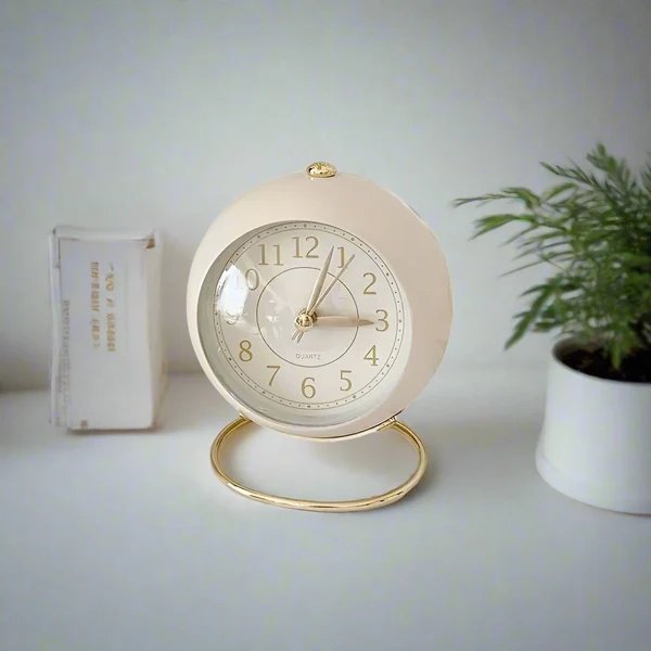 Retro-Vintage-Stil Goldakzent-Wecker