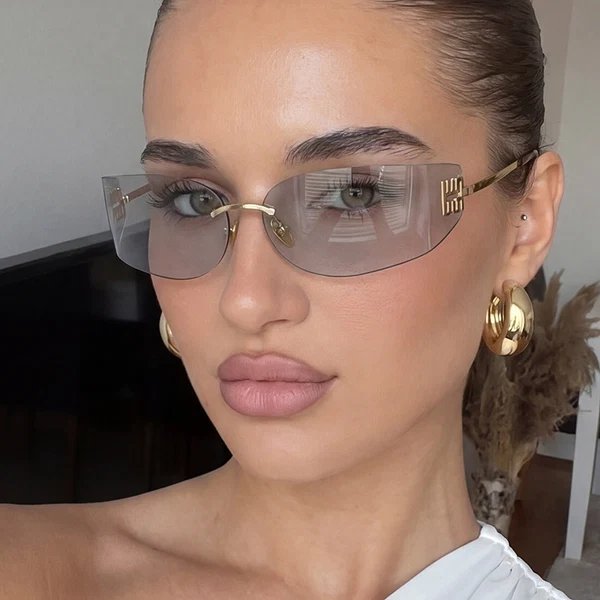Damen futuristische Designer-Sonnenbrille mit ausgefallenem Rahmen und UV-Schutz