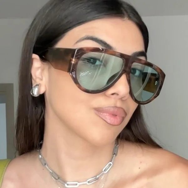 Damen modische Sonnenbrille im modernen Design mit breitem Rahmen