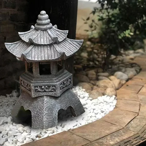 Japanische Gartenlaterne – Wetterfeste LED Außenbeleuchtung für Zen-Gärten Hover Image
