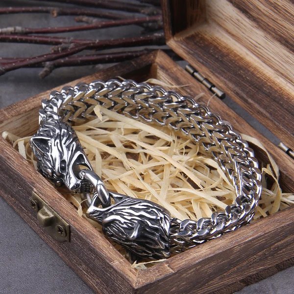 Silbernes Wikingerarmband „WolfBand“ – Handgefertigt mit Fenrir-Motiv