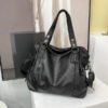 Althea Schultertasche mit großem Fassungsvermögen – Elegant & Funktional