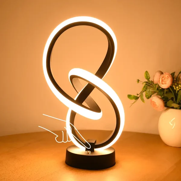 Dimmbare Stilvolle Lampe - Elara