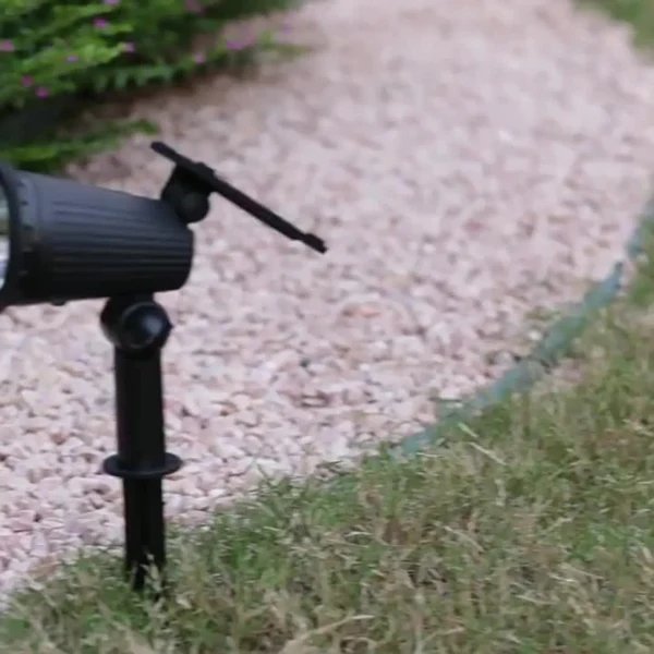 LumiSpot - Modernes LED-Gartenlicht für den Außenbereich Hover Image