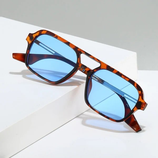 Damen Modische Sonnenbrille im zeitgenössischen Design mit polarisierenden Gläsern